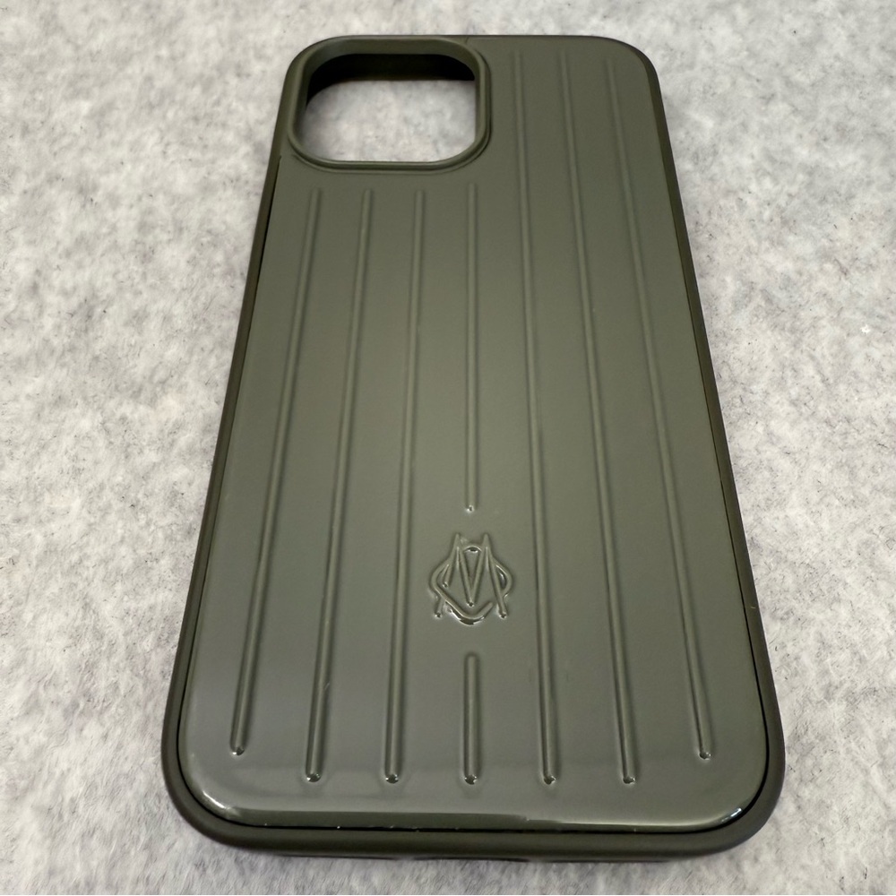 RIMOWA Polycarbonate Cactus Green Groove Case for iPhone 12 Pro - Picture 5 of 16